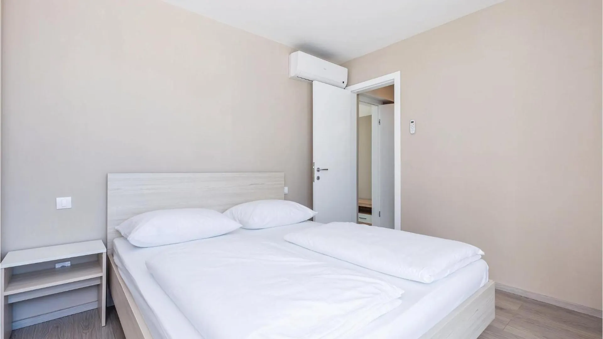 Pet Friendly Apartment In Povljana With Wifi 0*,  Hırvatistan