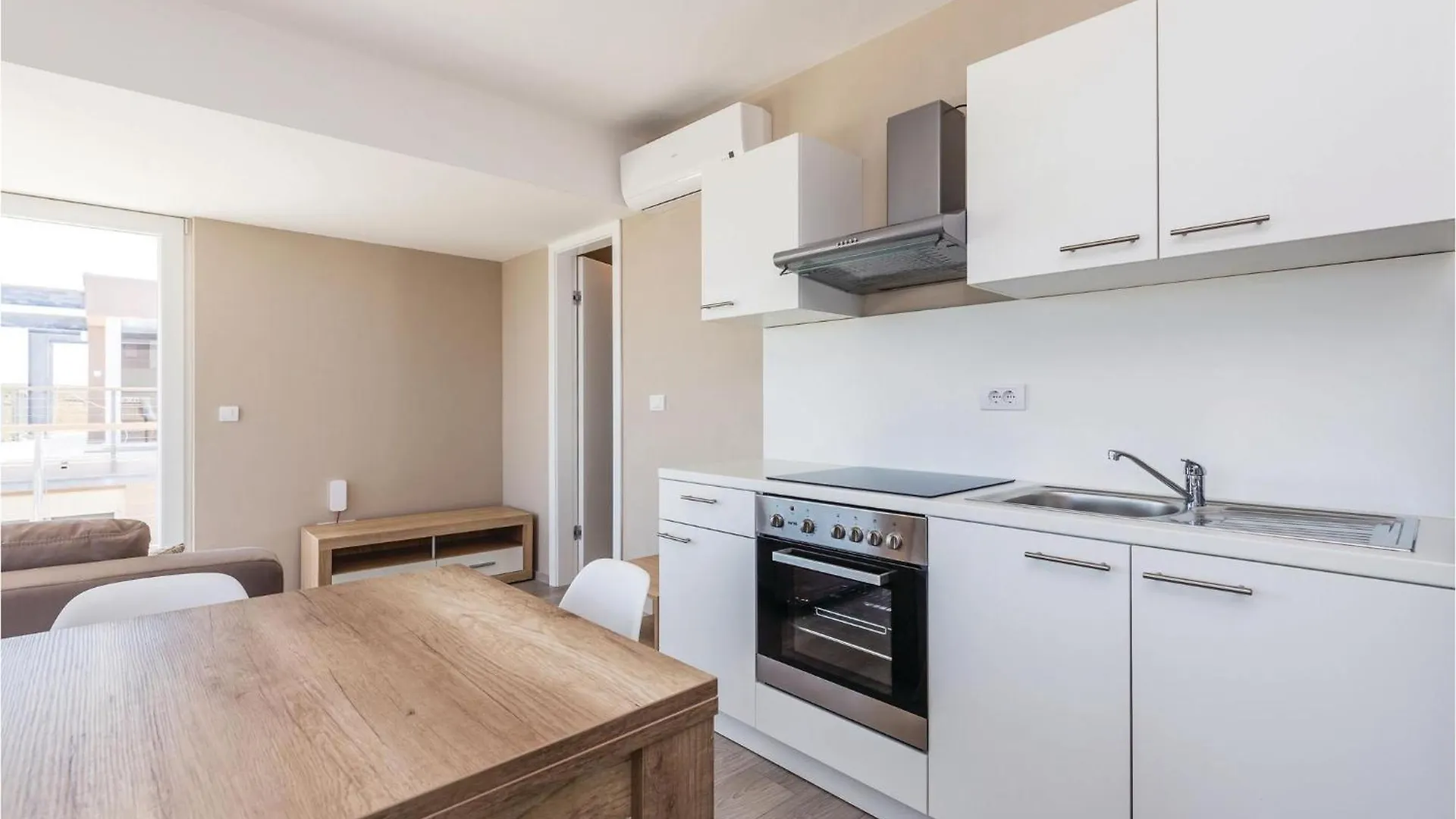Pet Friendly Apartment In Povljana With Wifi