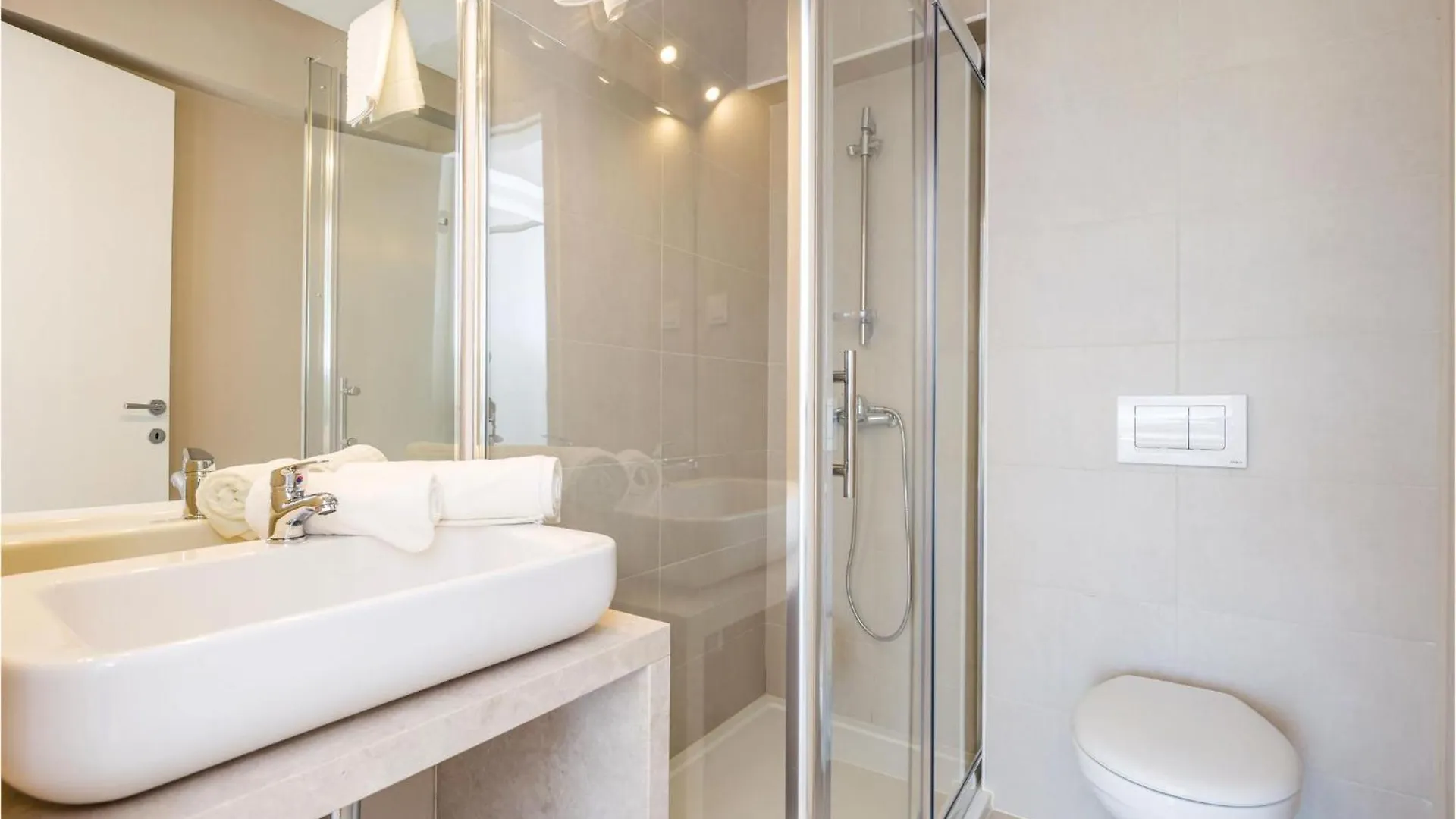 Pet Friendly Apartment In Povljana With Wifi